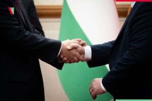 Viktor Orbán Instagram - Béke nem lesz magától, a békéért tenni kell! A békemisszió harmadik állomása: Peking.