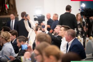 Viktor Orbán Instagram - Béke nem lesz magától, a békéért tenni kell. Ezért jöttünk Moszkvába.
