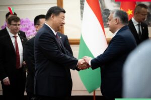 Viktor Orbán Instagram - Béke nem lesz magától, a békéért tenni kell! A békemisszió harmadik állomása: Peking.