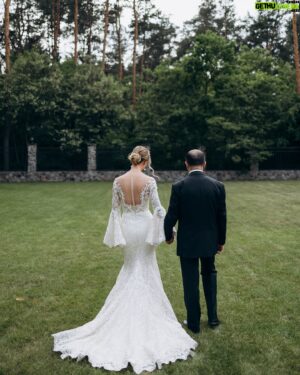 Viktor Pavlik Instagram - 4 роки офіційного шлюбу 🤍🕊️