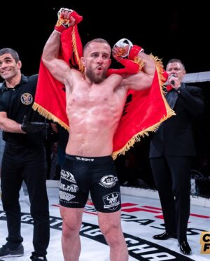 Vilson Ndregjoni Instagram - I’m ready to show I belong to fight the best in the world 🌎 Whatever Whatever God has planned for me, thank you all for support and believe on me 🙏🏻 #next UFC  #inshallah  Faleminderit te gjithve nga zemra 🙏🏻 🇦🇱⛓️🇺🇸