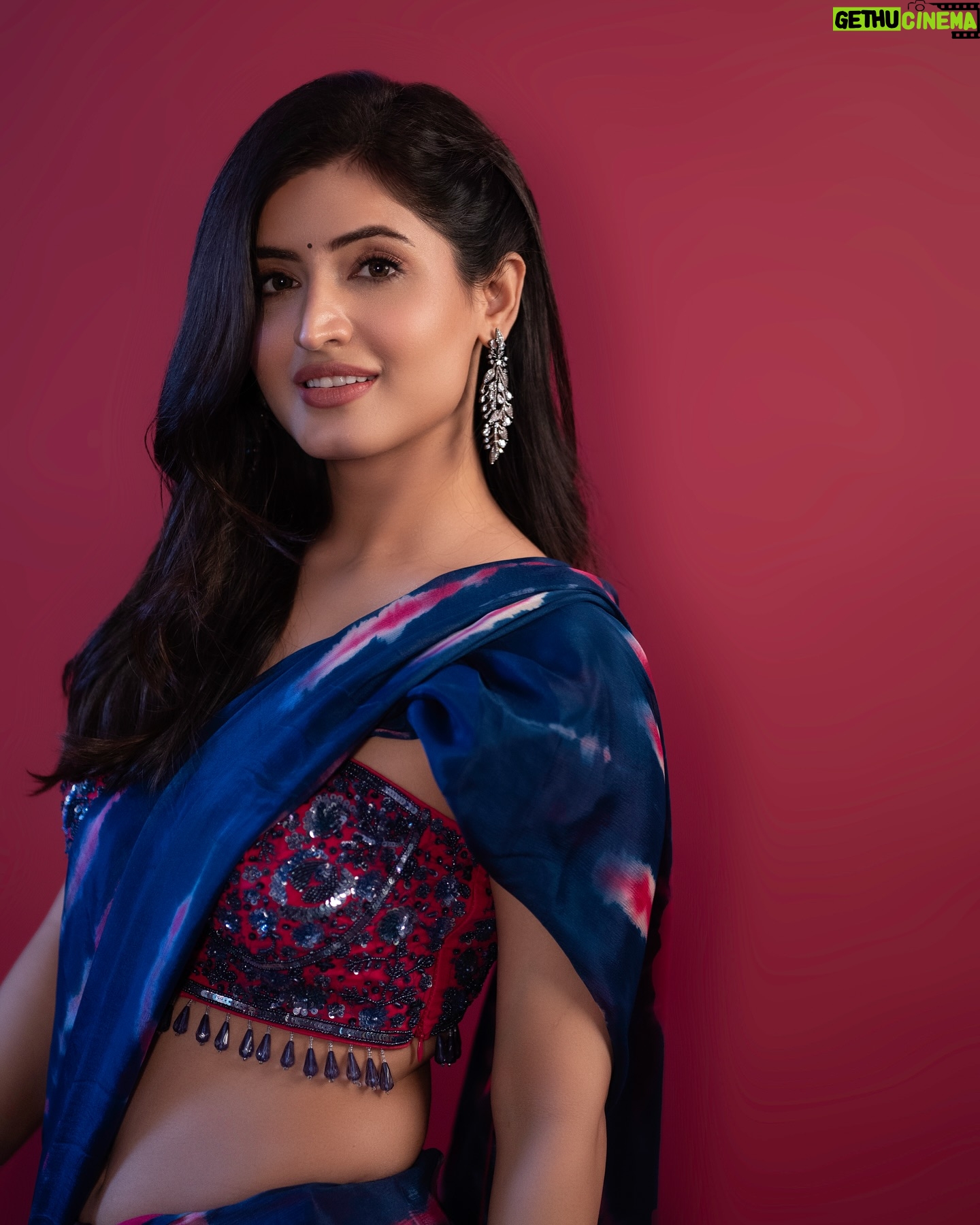 Vinali Bhatnagar - 16.1K Likes - 1 or 2?
.
.
.
.
📷: @media9manoj @mysouthdiva
👗: @navneeth_bhansali @neerusindia @aneethaass_jewellery
.
.
#tollywood #bollywood #instagramtags
