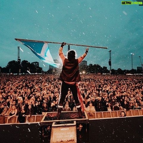 Vince Neil - 3 Likes - Glasgow! Awesome night to end the European tour for 2023! Thanks to everyone who came out and saw us!! Can’t wait to come back
@motleycrue
📸 : @lucasenglund
