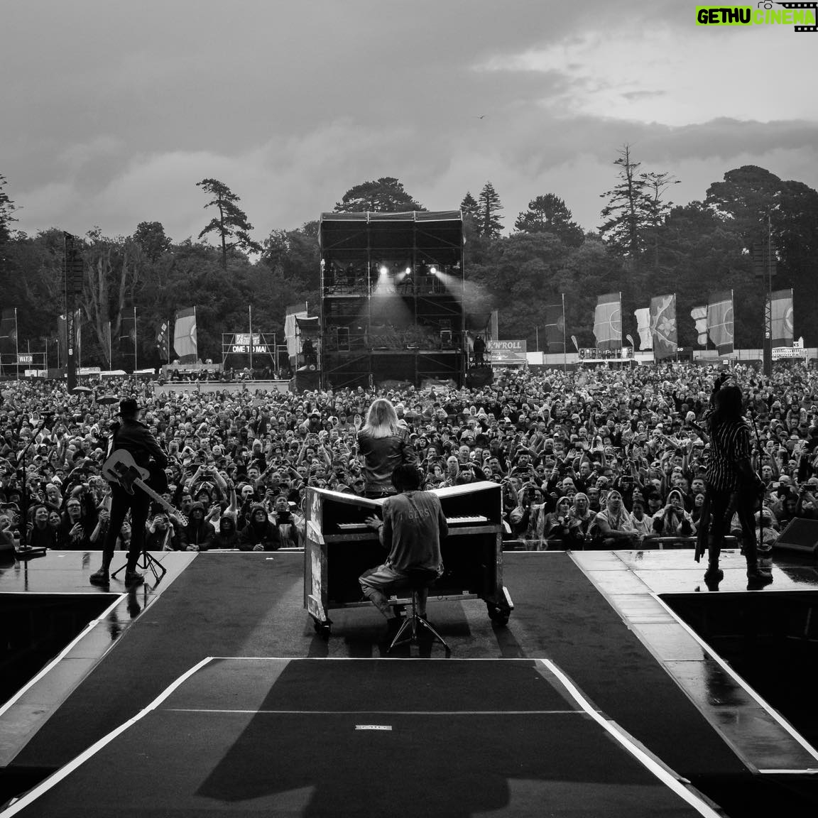 Vince Neil - 3 Likes - Great first ever visit to Ireland 🇮🇪 🔥
#mötleycrüe
📷 @lucasenglund