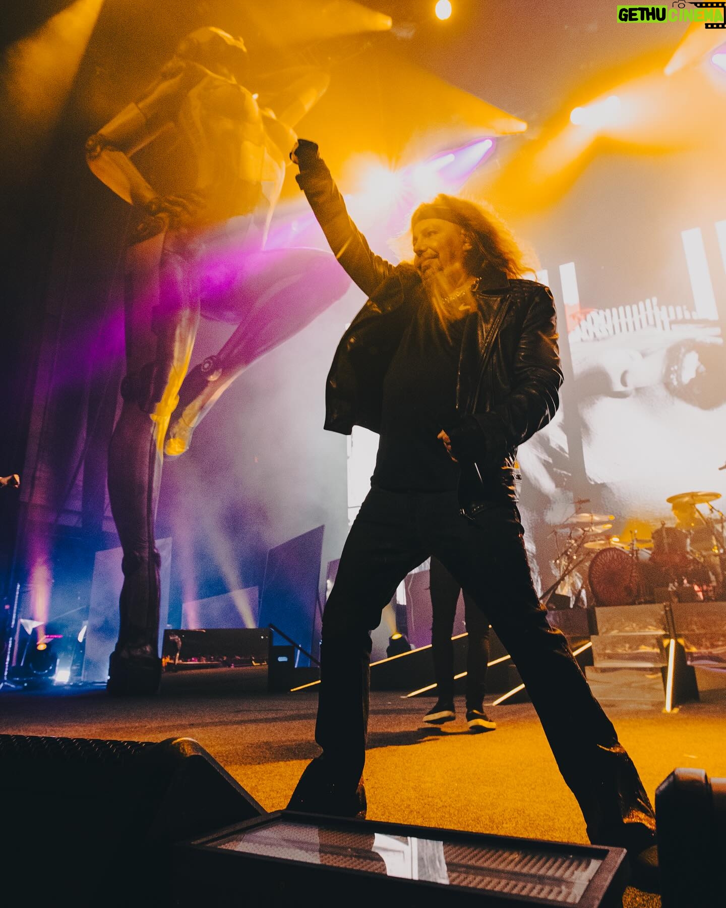 Vince Neil - 14.3K Likes - This year’s @summerfest was a blast 🔥 - Mötley will see you tonight Michigan!!!