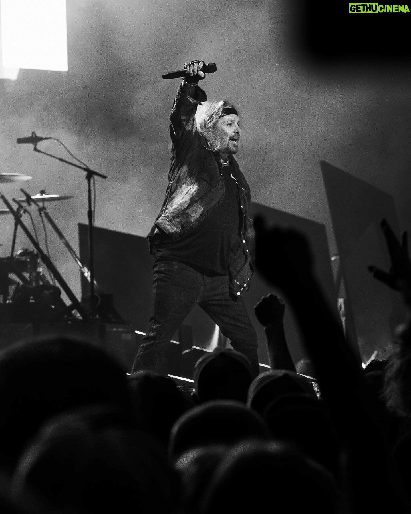 Vince Neil - 14.3K Likes - This year’s @summerfest was a blast 🔥 - Mötley will see you tonight Michigan!!!