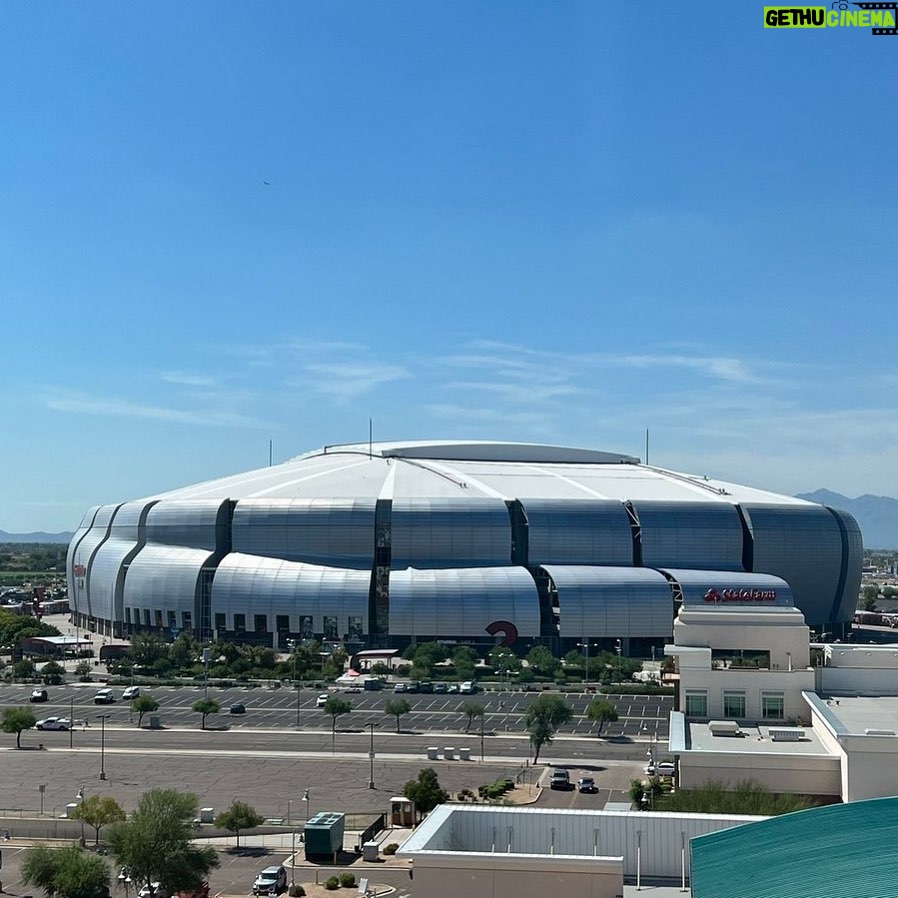 Vince Neil - 6.4K Likes - See you tonight Phoenix!!