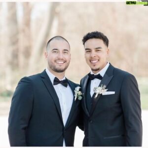 Vincent Beauregard Instagram - @melanie.cienfuegos & @cookieecooks__ ‘s wedding 🎉💍

Love you guys 🙌🏼💛