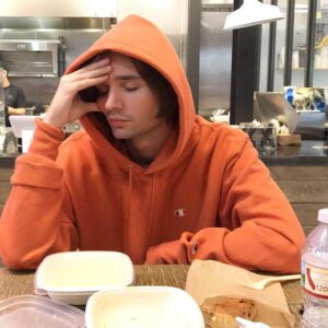 Vincent Cyr Instagram - im going to pose like this in every photo now just to make people ask questions
