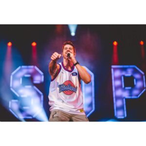 Vincent Stein Instagram - MC Grinsebacke aka Honigkuchenpferd