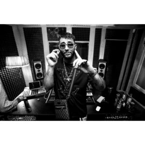 Vincent Stein Instagram - @samra - Kennst du das? Out now! 🔥 ... dieser Schnappschuss ist übrigens in der Studiosession von „Rohdiamant II“ entstanden. 😍
