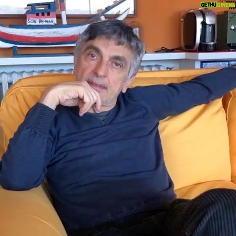 Vincenzo Salemme - 13.4K Likes - Ci sono momenti in cui ognuno di noi deve dare quel che può. E chest’è!❤️
Vi piace come idea?
(Il video continua scorrendo la pagina successiva➡️)