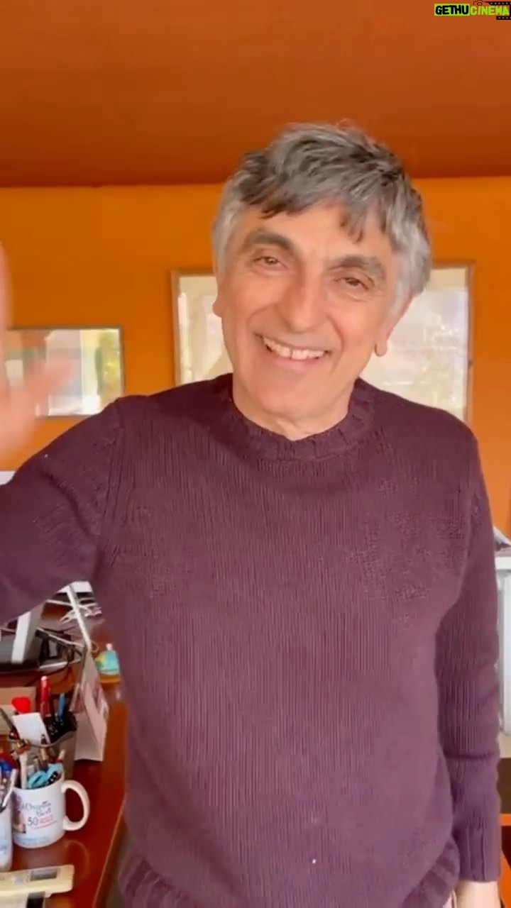 Vincenzo Salemme - 10.1K Likes - ⚠️⚠️⚠️
Care amiche e cari amici me lo sono beccato anch’io! Sto bene grazie a Dio. Recupererò gli spettacoli di Napoli il 29 e 30 aprile e il 1 e 2 Maggio.❤️🎭
