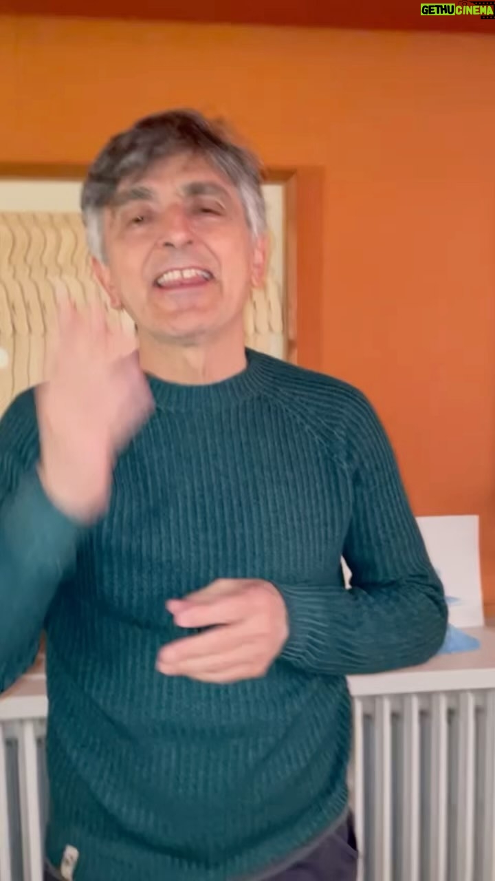Vincenzo Salemme - 6.6K Likes - Cari amici, sono finalmente a Napoli!❤️ Una delle ultime 3 tappe della mia tournée:
NAPOLETANO? E FAMME ‘NA PIZZA🍕
Vi aspetto..e chest’é!!🎭
📍NAPOLI: dal 23 Febbraio al 20 Marzo.
📍BARI: dal 25 al 27 Marzo.
📍ROMA: dal 29 Marzo.
#napoletanoefammenapizza #tournée #teatro #napoli #bari #roma #teatrodiana #teatroteam #teatroolimpico #grazie #iovadoateatro #risate #viaspetto
