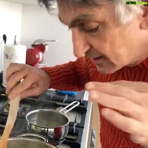 Vincenzo Salemme - 11.4K Likes - Cavolo che serata ieri..
e chest’è!😂 #salemmeilbellodelladiretta