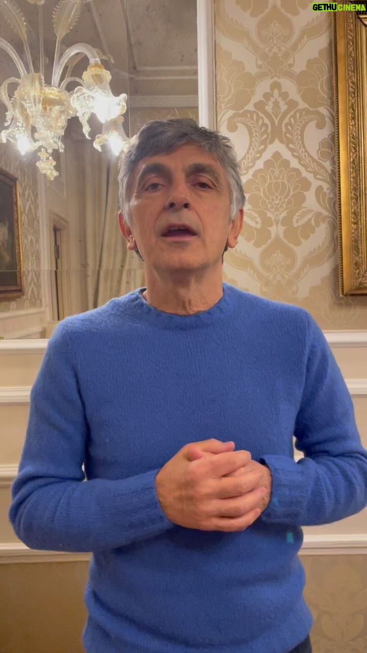 Vincenzo Salemme - 9K Likes - #giornatainternazionalecontrolaviolenzasulledonne
