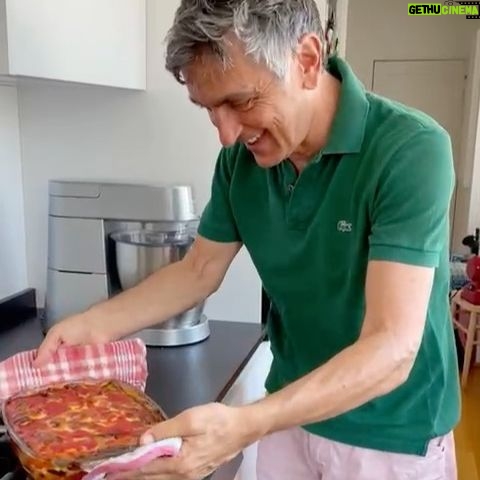Vincenzo Salemme - 29.2K Likes - Nel pieno dell’estate..👨🏻🍳
