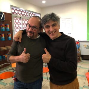 Vincenzo Salemme Instagram - Ma che bello ritrovarsi..
e chest’è!❤️
#salemmeilbellodelladiretta #rai2 (scorrete per vedere le altre foto➡️)