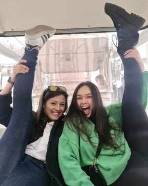 Vinessa Vidotto Instagram - @claudia.ploy.heinz bad jokes with this badass 🥷🎡😎💚