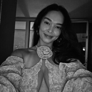 Vinessa Vidotto Instagram - Twas a Tuesday night and all was very, very well 😋🍸