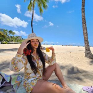 Vinessa Vidotto Instagram - fresh fruit, fresh flowers, fresh air! 🍈🌸🏖