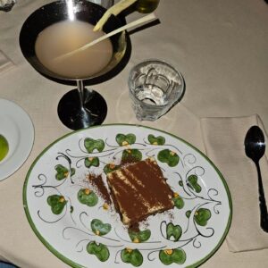 Vinessa Vidotto Instagram - Twas a Tuesday night and all was very, very well 😋🍸