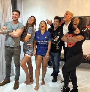 Vini Büttel Instagram - Eternamente Grupo 🅰️♥️