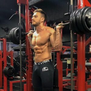 Vini Büttel Instagram - Quem mais ai tá em casa com saudades do que mais gosta?💪🏻♥️ #rumoafranguice