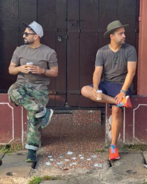 Vir Das Instagram - Two guys met as background players in Love Aaj Kal. Now they’re directing a film together. This is them on reccee, where the rule is only one person is allowed to sip. @kavishastri #comingsoon