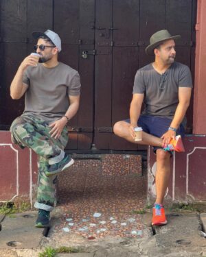 Vir Das Instagram - Two guys met as background players in Love Aaj Kal. Now they’re directing a film together. This is them on reccee, where the rule is only one person is allowed to sip. @kavishastri #comingsoon