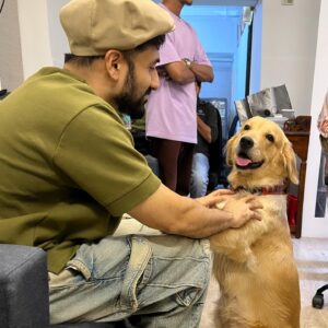 Vir Das Instagram - This is Lana. She lives in the bungalow our office is in. She spends ten hours a day with us. She’s CEO now, requires paw massages.