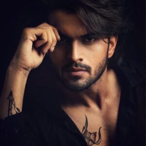 Viraat Instagram - Be the one to make them stare !!