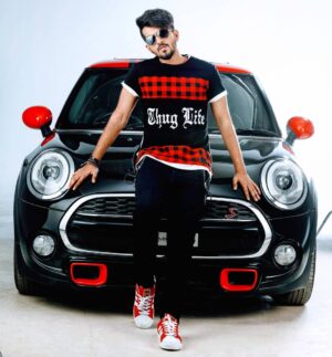 Viraat Instagram - 😎