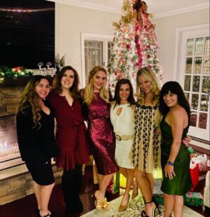 Virginia Williams Instagram - Christmastime photo dump #1 🎅❤️🎄 Parties, fancy lunches, McDonald’s, school programs, and friends pajama gift exchanges 🤗