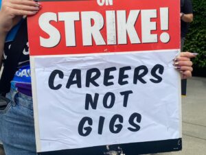 Virginia Williams Instagram - #sagaftrastrong #wgastrong Back in LA, got the kids through the first week of school, and on the picket lines!!!! Proud of my union and my fellow actor and writer buddies and the precedent we’re all setting for corporations across the board. @margueritemoreau @redcrumbs @missipyle @sagaftra @writersguildwest Missed you @allison_tolman @kerryromalley @sarawyle Thankfully it was so packed we couldn’t find each other ❤️ #actorsunite