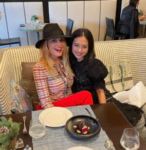 Virginia Williams Instagram - Christmastime photo dump #1 🎅❤️🎄 Parties, fancy lunches, McDonald’s, school programs, and friends pajama gift exchanges 🤗