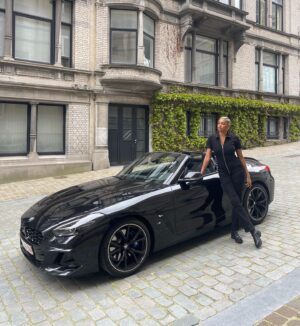 Virginie Philippot Instagram - ⭐️ Le parfait mélange de puissance et de beauté. #BMWZ4 

#LifeOnTheRoad #BMW #BMWbelux #car #cars #carlovers #cabriolet