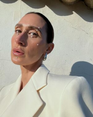 Virginie Vandelac Instagram - Would wear this pearl makeup on repeat 🤍