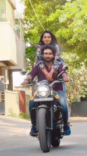 Vishnu Unnikrishnan Instagram - This Bike ❤️
.
.
Madhavan, Meera Jasmine, Vidyasagar, Run, Honda Hness