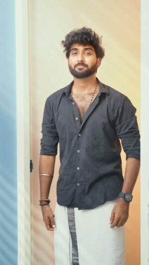 Vishnu Unnikrishnan Instagram - Wait for the Transition 🔥🌀
.
.
#trendingreels #traditional #reelstamil