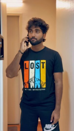 Vishnu Unnikrishnan Instagram - Just Guy Things! 🤷🏻‍♂️😃
.
.
#ownvoice #concept #tamilcomedy #funnyreels #friendship #guyfriends