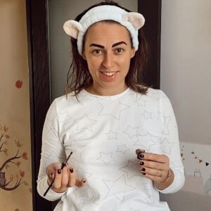 Vitaliya Gospodarik Instagram - Я уверена, что накануне 8 марта девочки/девушки/женщины делают максимальное количество процедур красоты от педикюра с маникюром до укладок и эпиляций!
Так что же хочу сказать, пусть каждый месяц, а лучше каждый день будет у нас женским!
И я в костюме «супер котенка» (купленного мною на али экспресс за 129 рублей (лайфФак дарю) уже спешу поздравить нас всех с наступающим 8 марта, девАчки💐💐💐 #виталиягосподарик #8марта #восьмоемарта