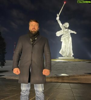 Vitaly Minakov Instagram - Рабочий визит в Город Герой Волгоград оказался продуктивным и полным интересных встреч! Что-то мне подсказывает, что 2022 год станет удачным для Волгограда в части развития  борьбы Самбо и единоборств в целом! @sambo.federation @rusal_volgograd @rusal_com