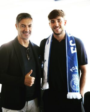 Vítor Baía Instagram - Barcelona ➡️ Porto 🐉 Bem-vindo @nico14  @fcporto #imortaispordireito