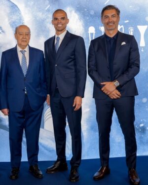 Vítor Baía Instagram - O nosso capitão!💙 @official_pepe  A nossa extensão! Encarna na perfeição o verdadeiro espírito do Dragão.🐉 @fcporto