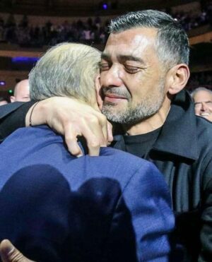 Vítor Baía Instagram - Somos e seremos eternos! Sempre consigo!🐉💙 @todospeloporto2024 #todospeloporto @fcporto