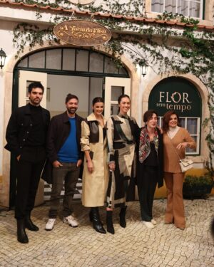Vítor Silva Costa Instagram - Hoje chega ao fim na @sicoficial Flor Sem Tempo. 
Este conjunto de muy belas pessoas e muitas outras mais construíram um muy belo projecto. 

Obrigado a todos. 

@artistglobalmanagement