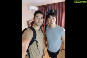 Vivian Dawson Instagram - 因為這件事熬夜無法睡，太驚訝，太難過，現在寫字我快不行了，控制不住眼淚，你為什麼要走，為什麼要離開我們。有時候會忘了人生真的很脆弱。大家注意安全，不要太累，對自己好一點。好好的祈求我們最完美的好朋友。我們愛你，我們想念你。RIP my brother @godfreygao You'll live on in our hearts and minds forever