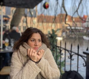 Vivian Kontomari Instagram - Welcoming the new one 
 #brugges #belgium #nye #holidays #christmasmood #friends #family