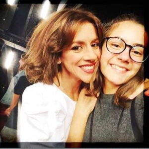 Vivian Kontomari Instagram - Με την αγαπημένη μου Ηλιαννα! ❤️ @_ilianagalani_ 
#iskoupa #gloria #actress #soisou #forever